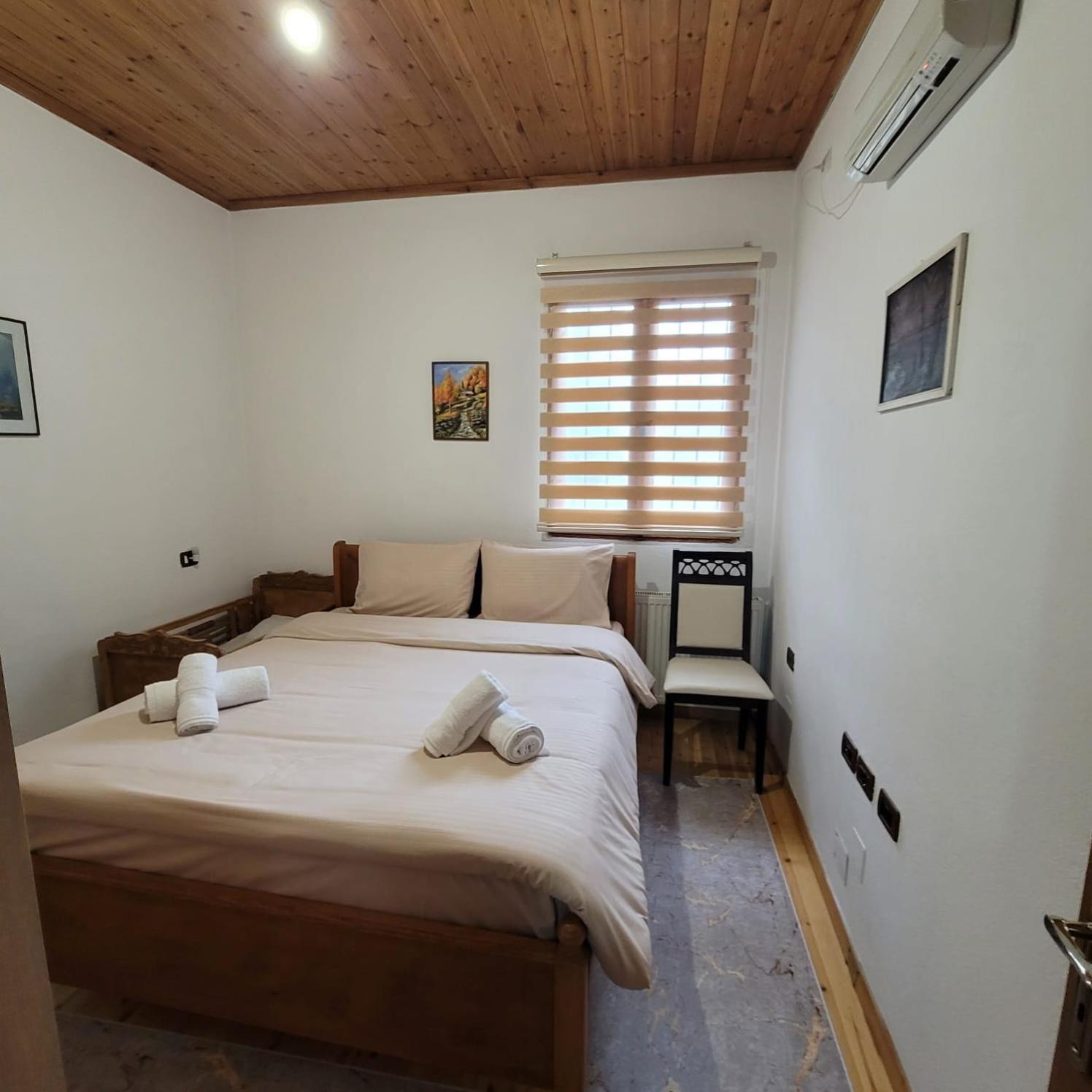 Jona Guest House Gjirokastër Екстериор снимка