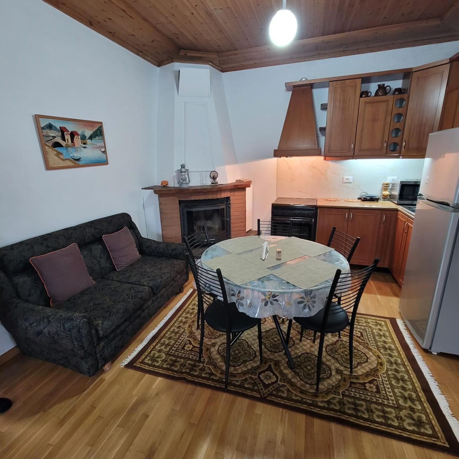 Jona Guest House Gjirokastër Екстериор снимка