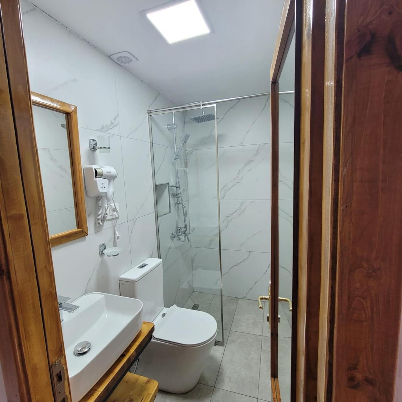 Jona Guest House Gjirokastër Екстериор снимка