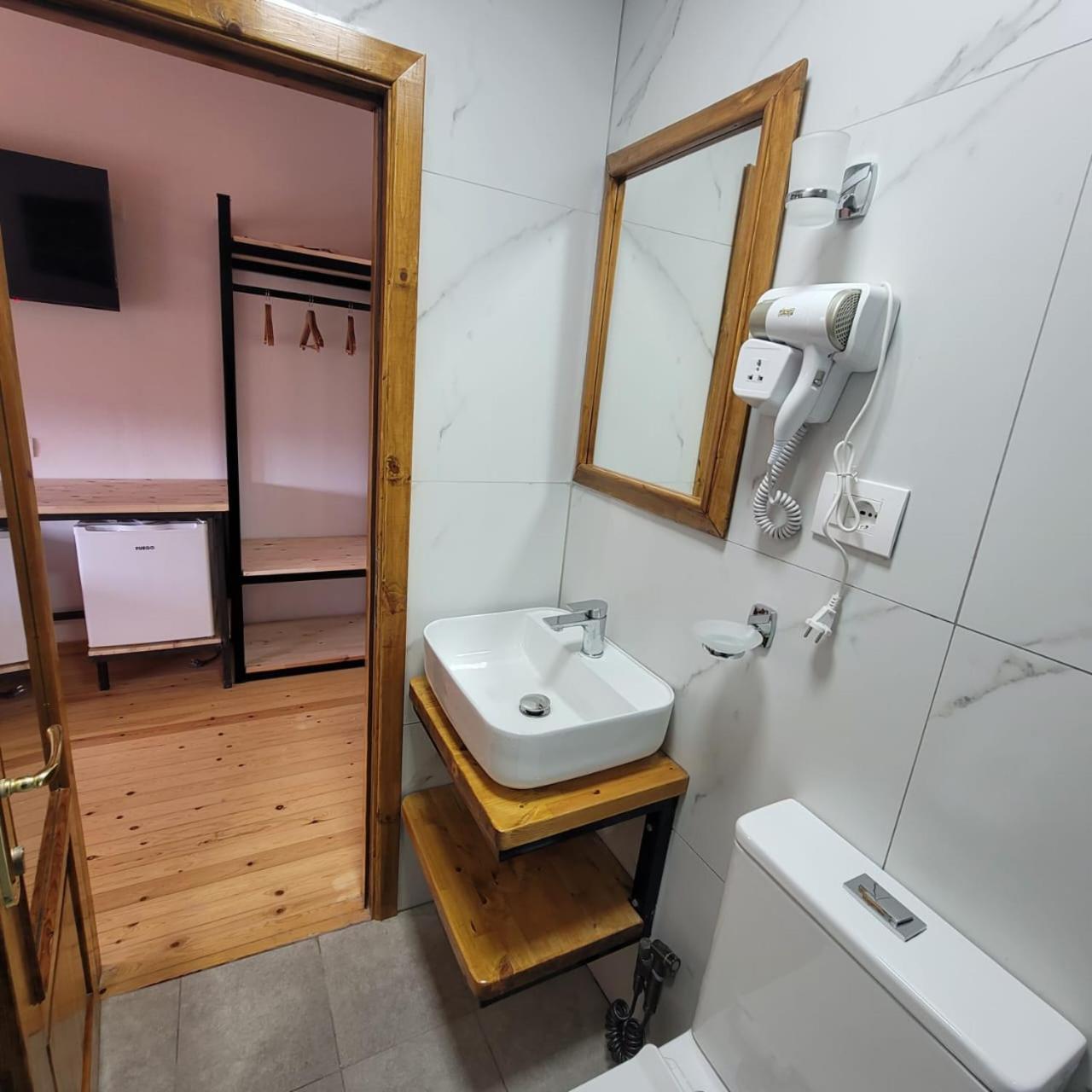 Jona Guest House Gjirokastër Екстериор снимка
