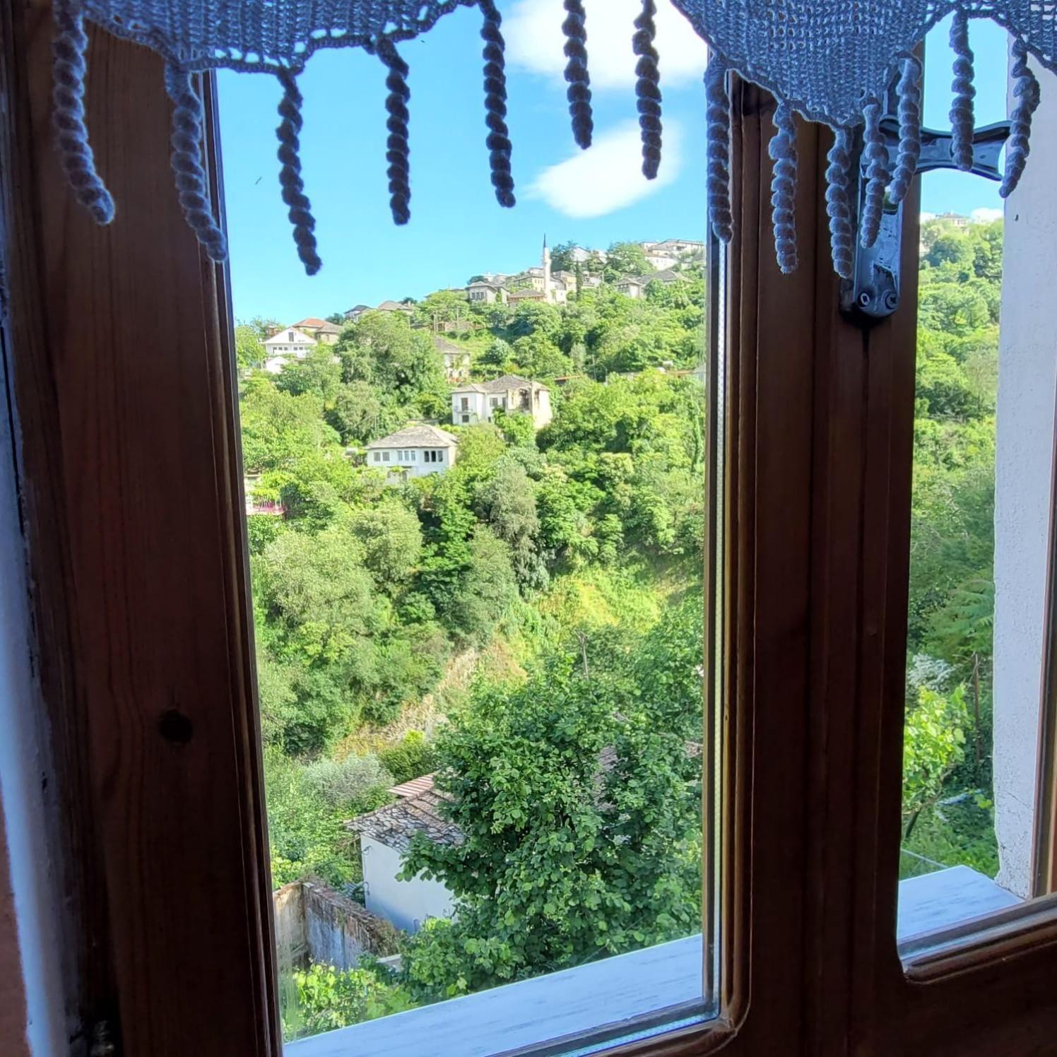 Jona Guest House Gjirokastër Екстериор снимка