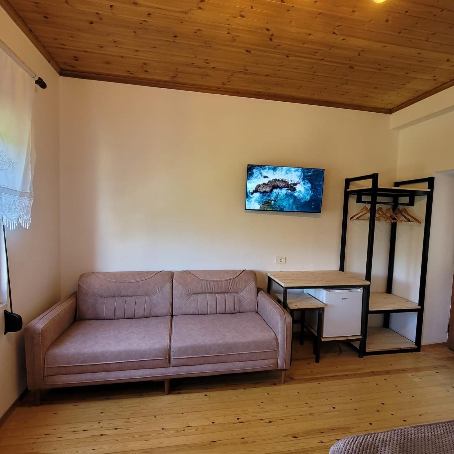 Jona Guest House Gjirokastër Екстериор снимка